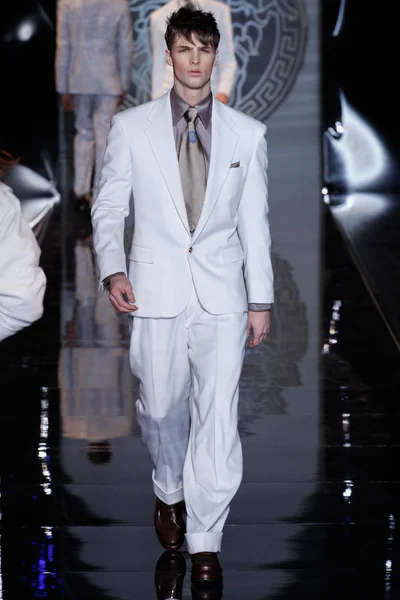 Look 50